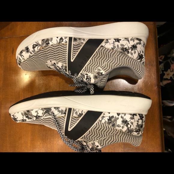 Like new Algeria Traq Qarma shoes (watercolor) - Picture 3 of 6